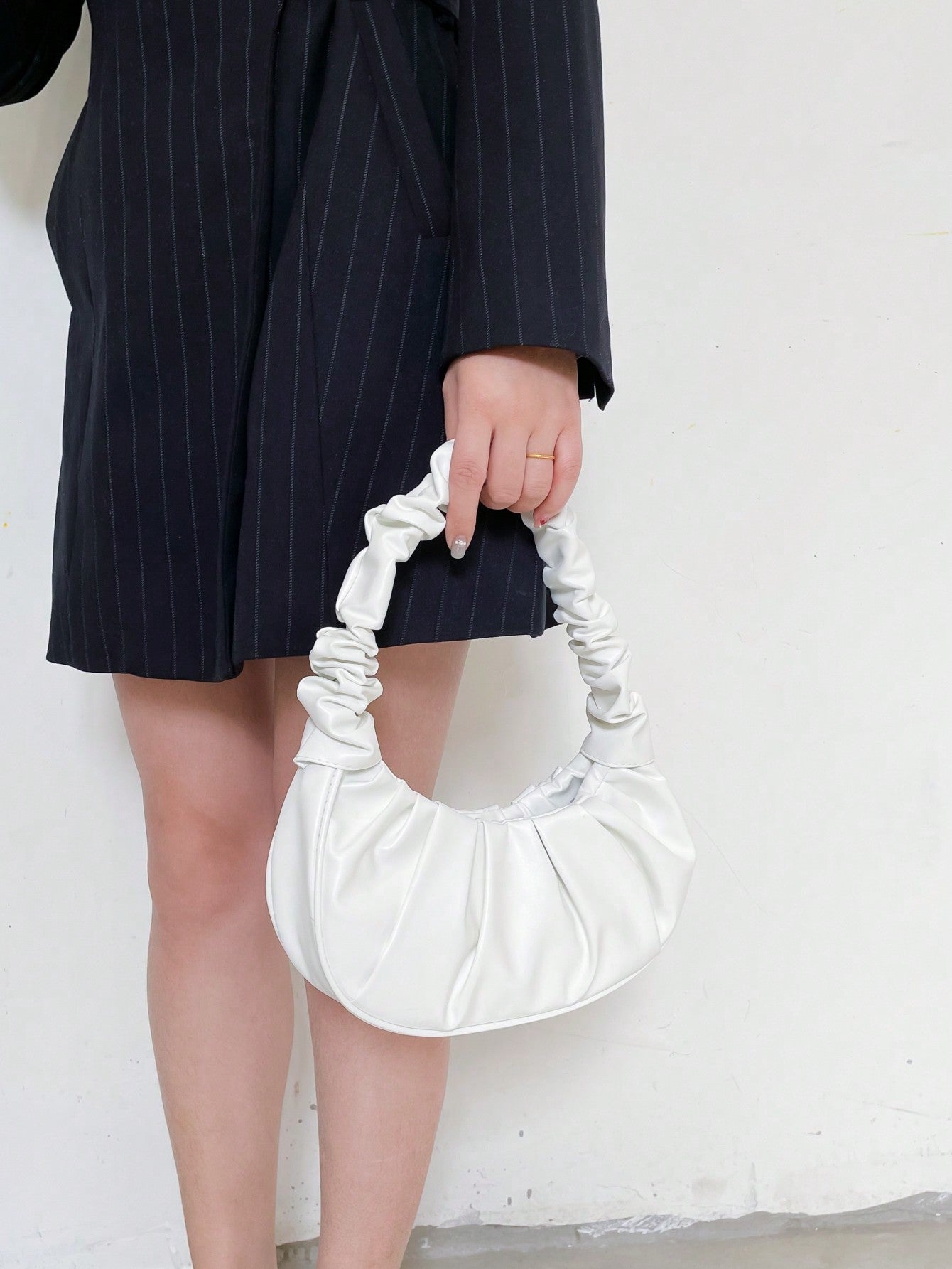 Sac à épaule femme uni avec détail nuage