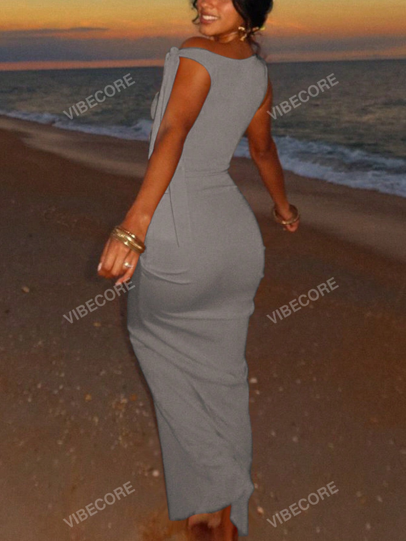 Robe longue sans manches col asymétrique femme