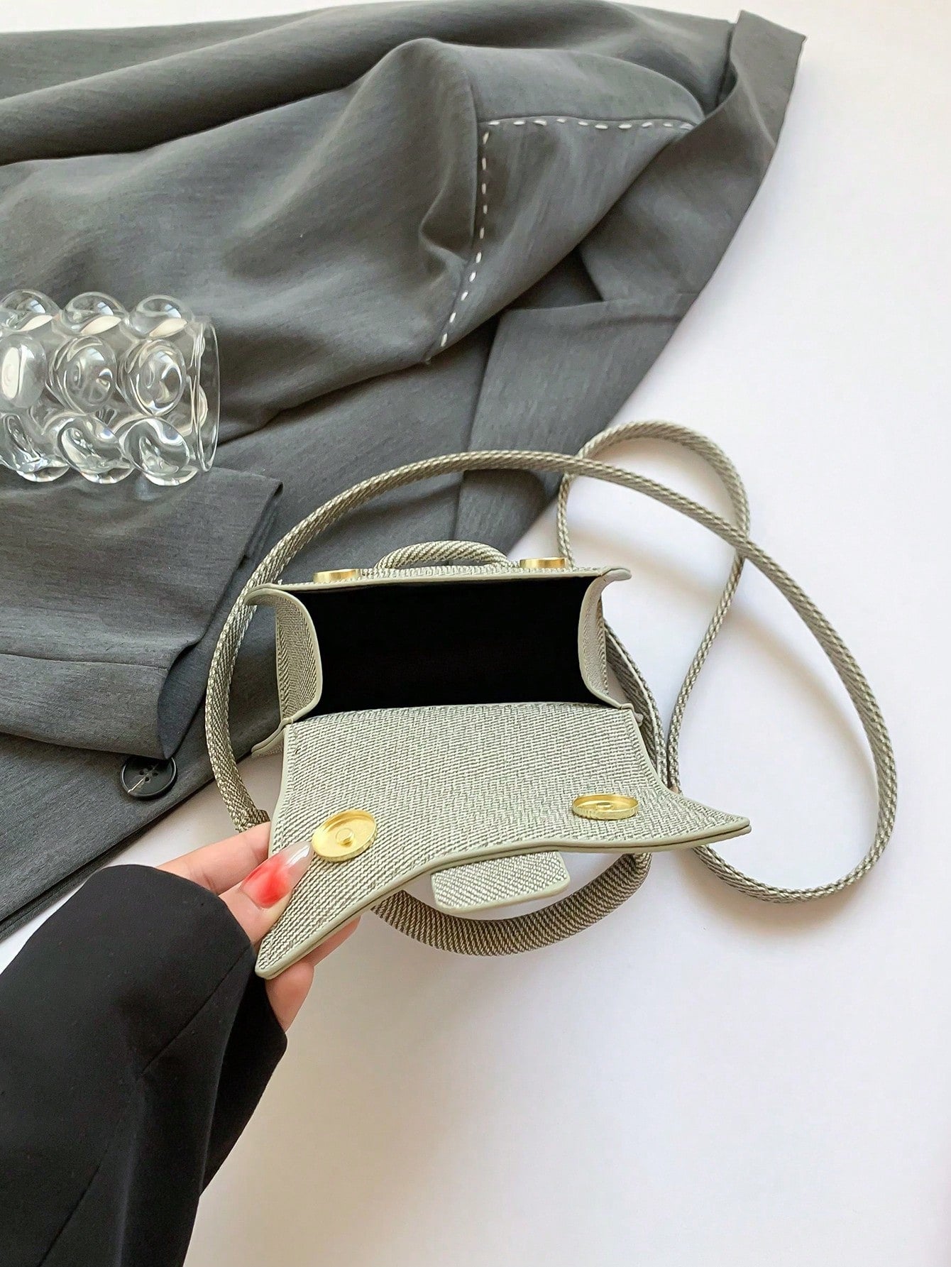 Pochette femme carrée mini unie polyvalente
