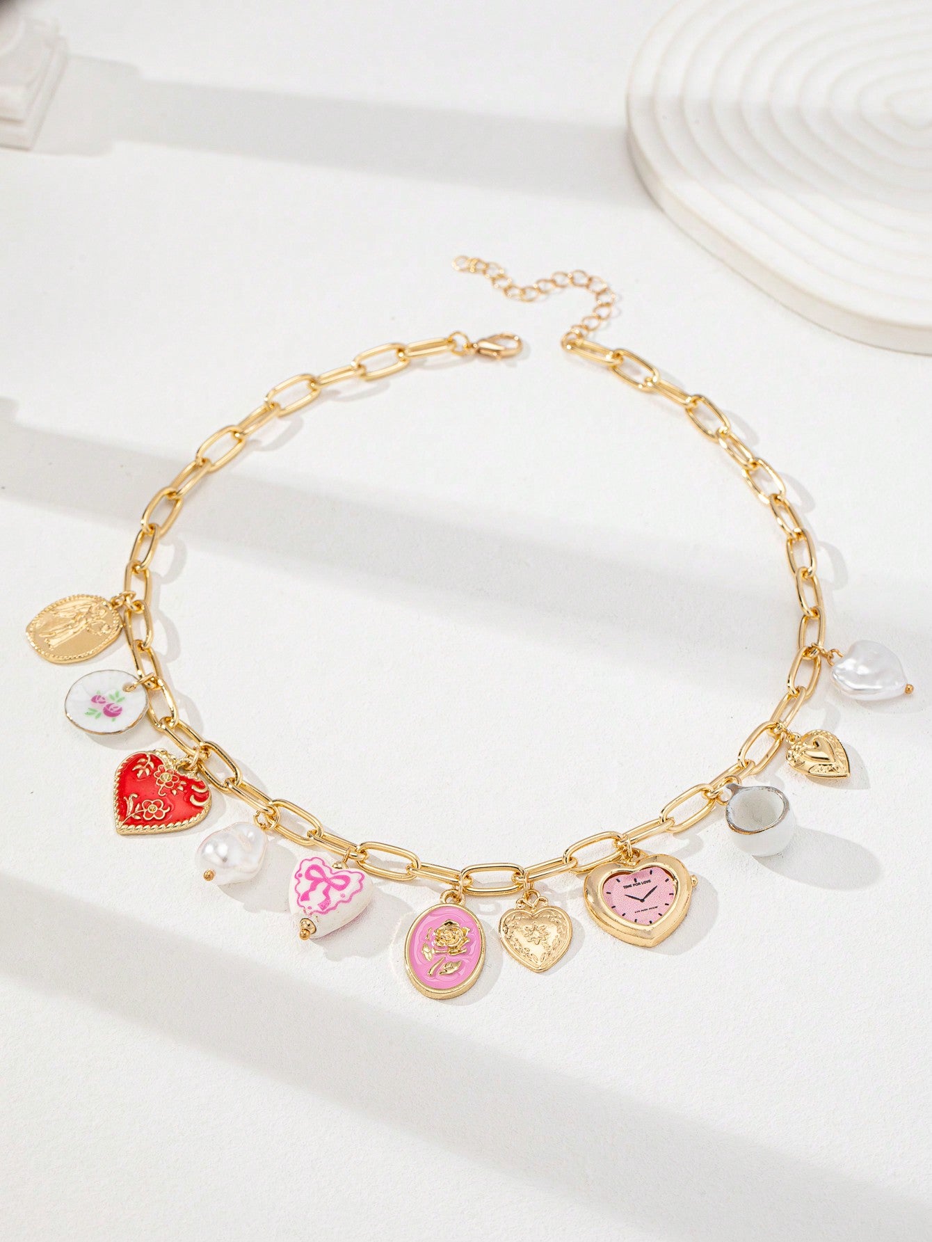 Collier pendentif cœur céramique, breloques multiples