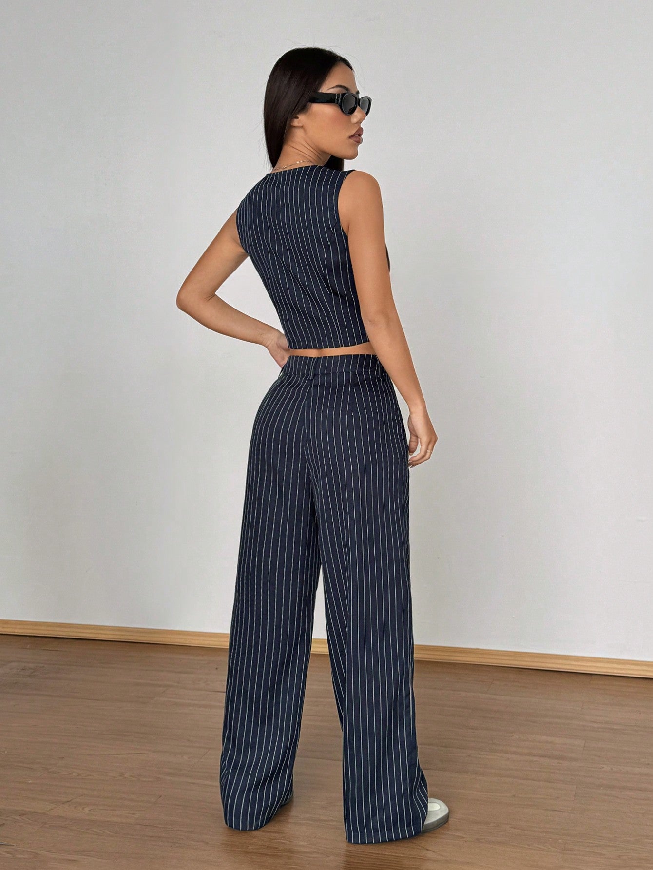 Ensemble femme top rayé et pantalon long