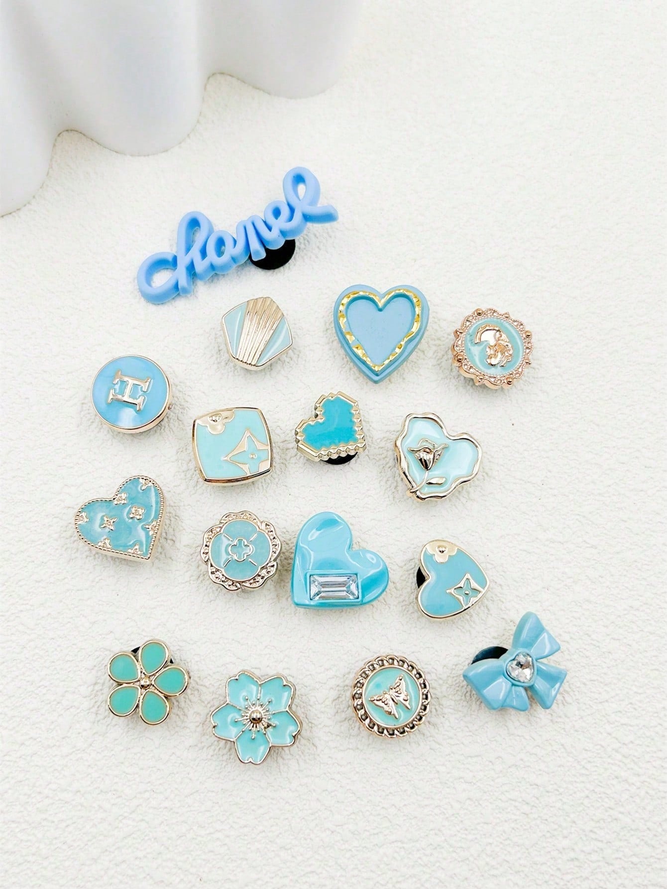 16 pièces décorations chaussures résine avec perles et motifs