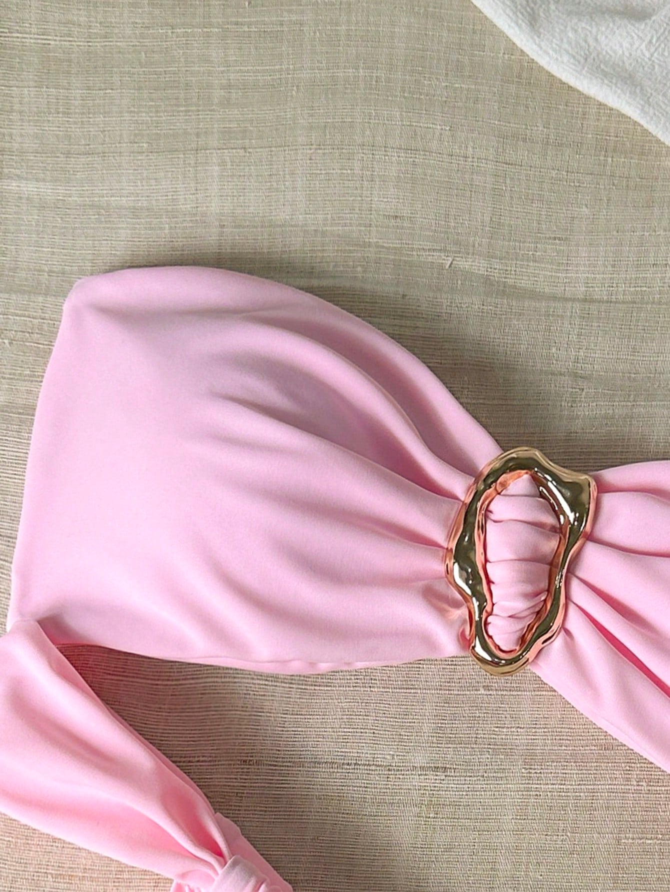 Bikini bandeau uni avec décoration métallique pour femmes