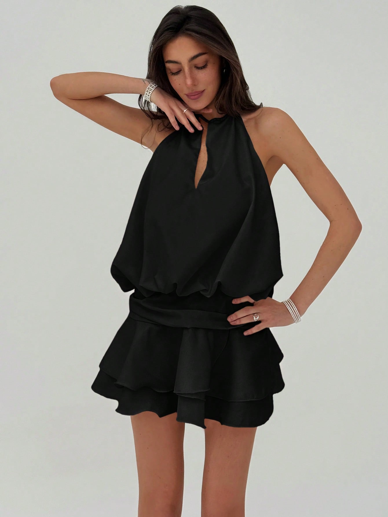 Robe mini dos nu avec volants pour femme
