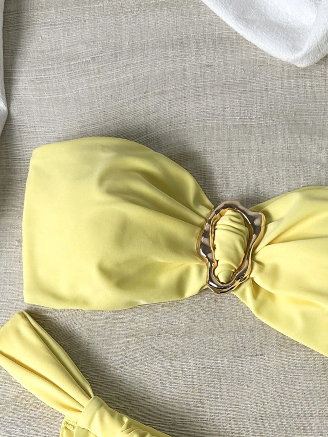 Bikini bandeau string métal uni pour femme