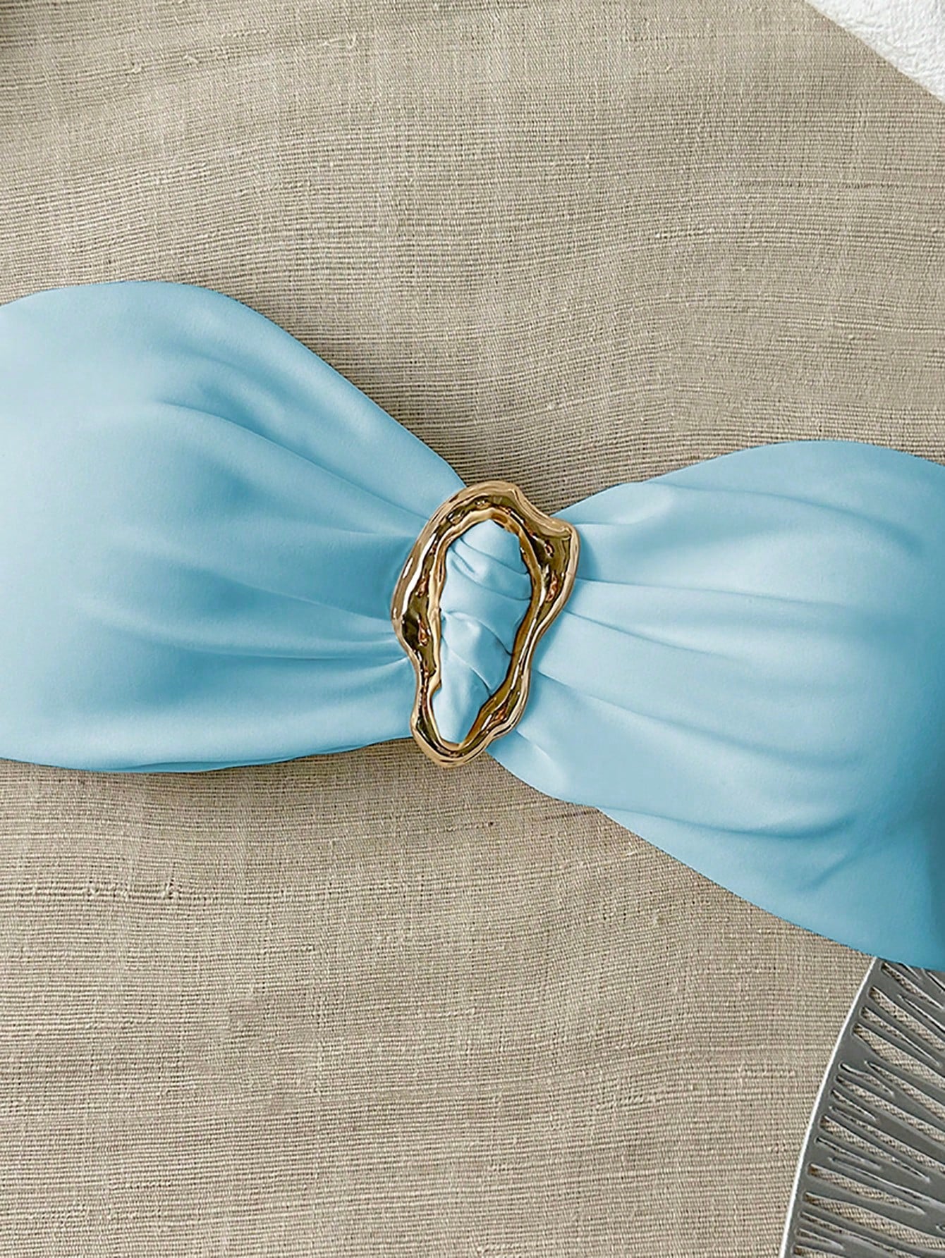 Soutien-gorge de bain sexy avec décoration métallique, couleur unie