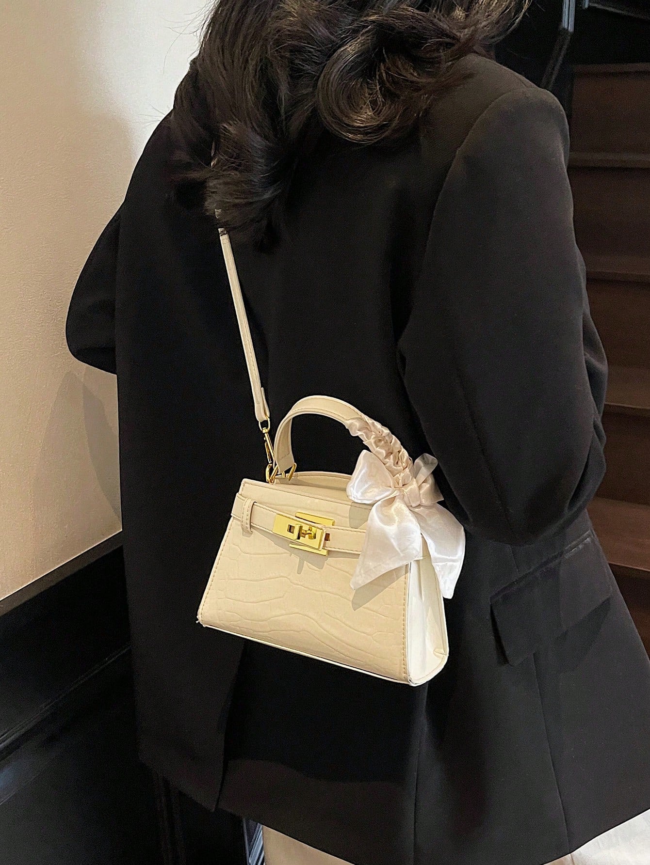 Sac à main femme motif crocodile, sangle réglable, fermeture magnétique