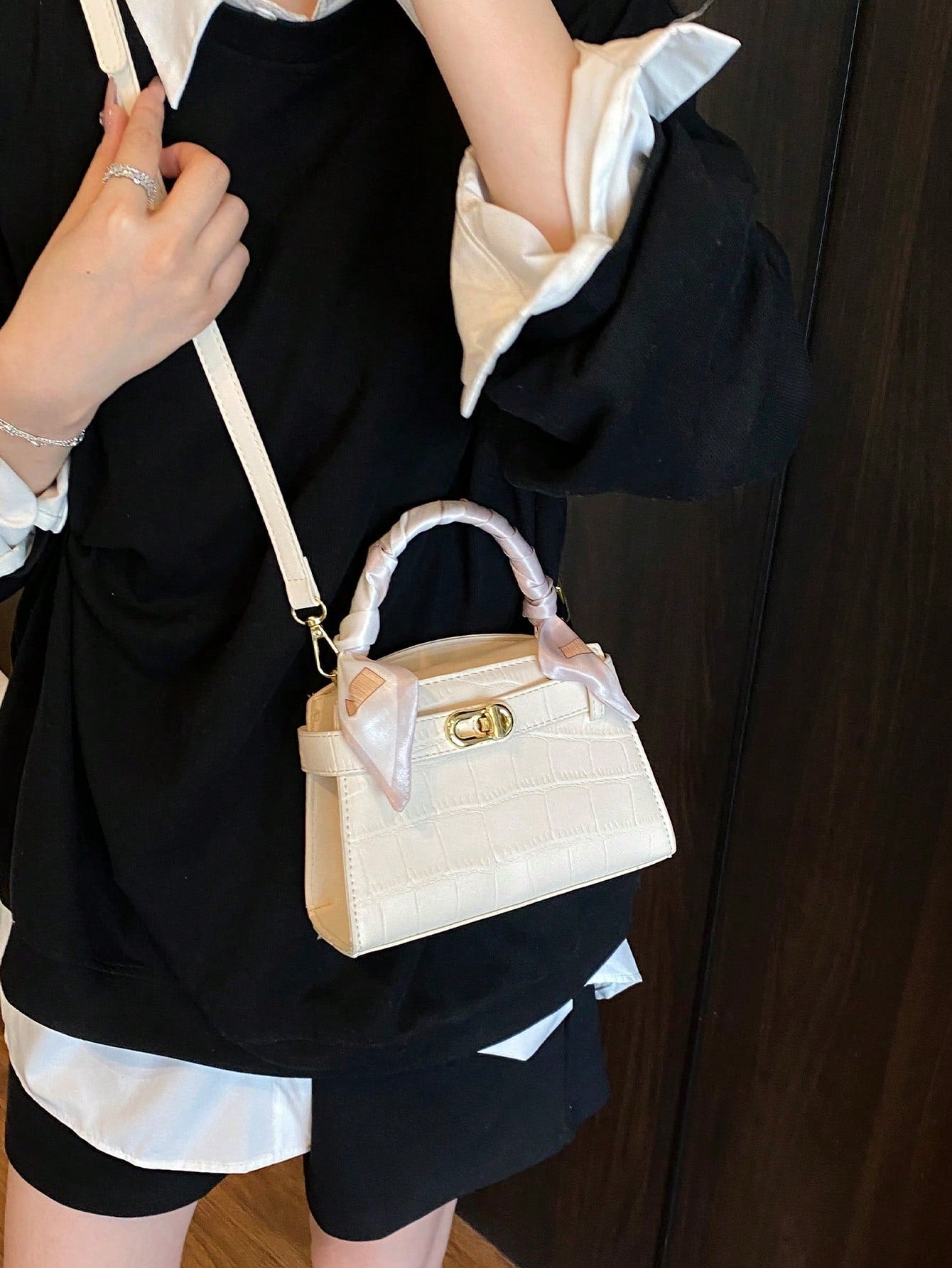 Sac à main femme en PU motif crocodile avec sangle réglable et fermeture magnétique