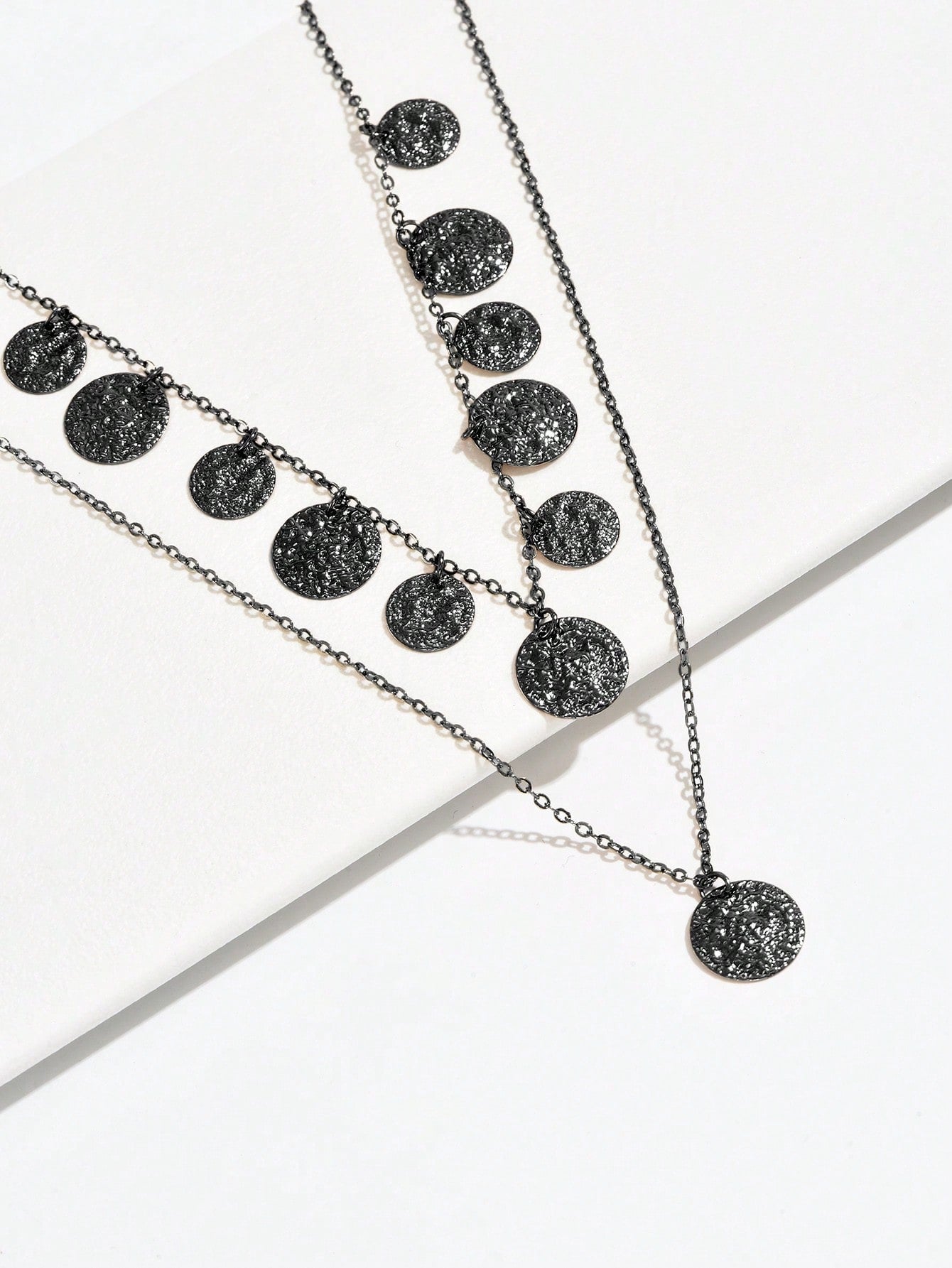 Collier ras-de-cou métal punk avec pendentif pièce