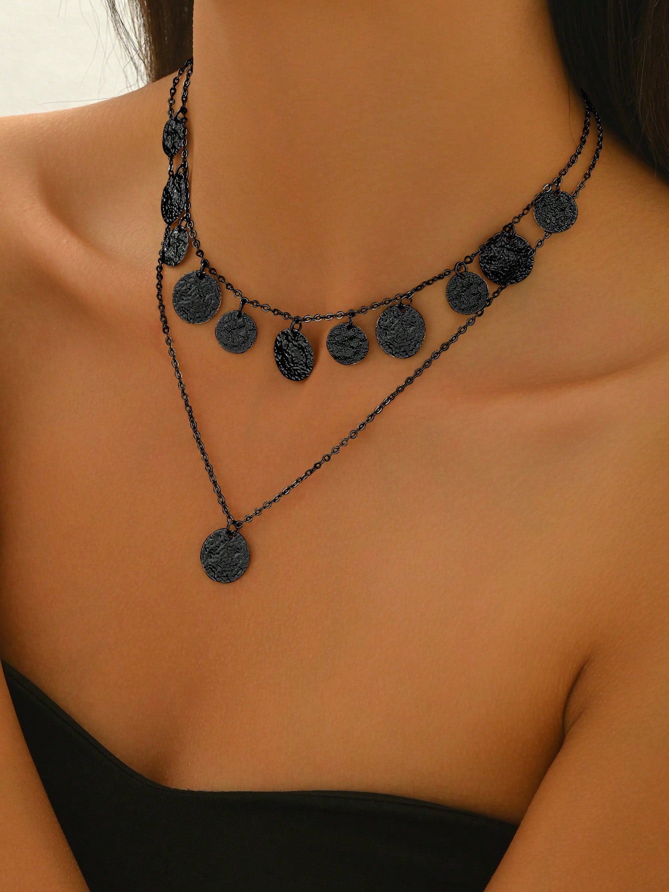 Collier ras-de-cou métal punk avec pendentif pièce