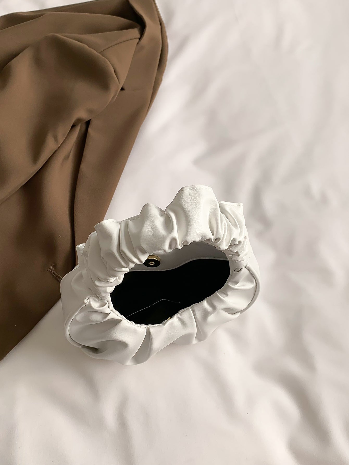 Sac bandoulière femme plissé forme nuage couleur unie