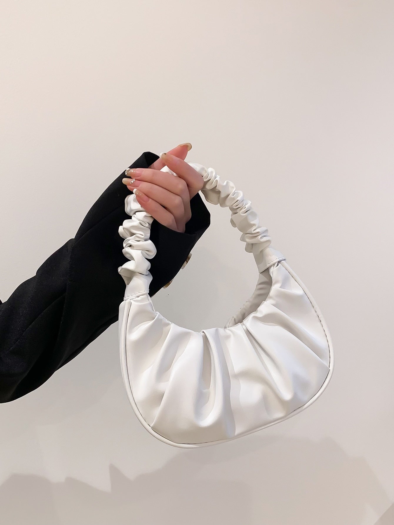 Sac bandoulière femme plissé forme nuage couleur unie