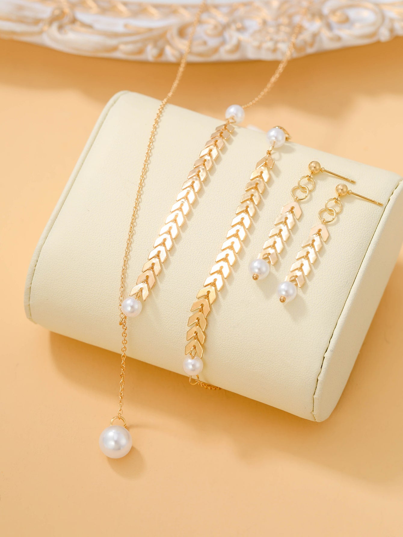 Ensemble de bijoux perles synthétiques, 4 pièces