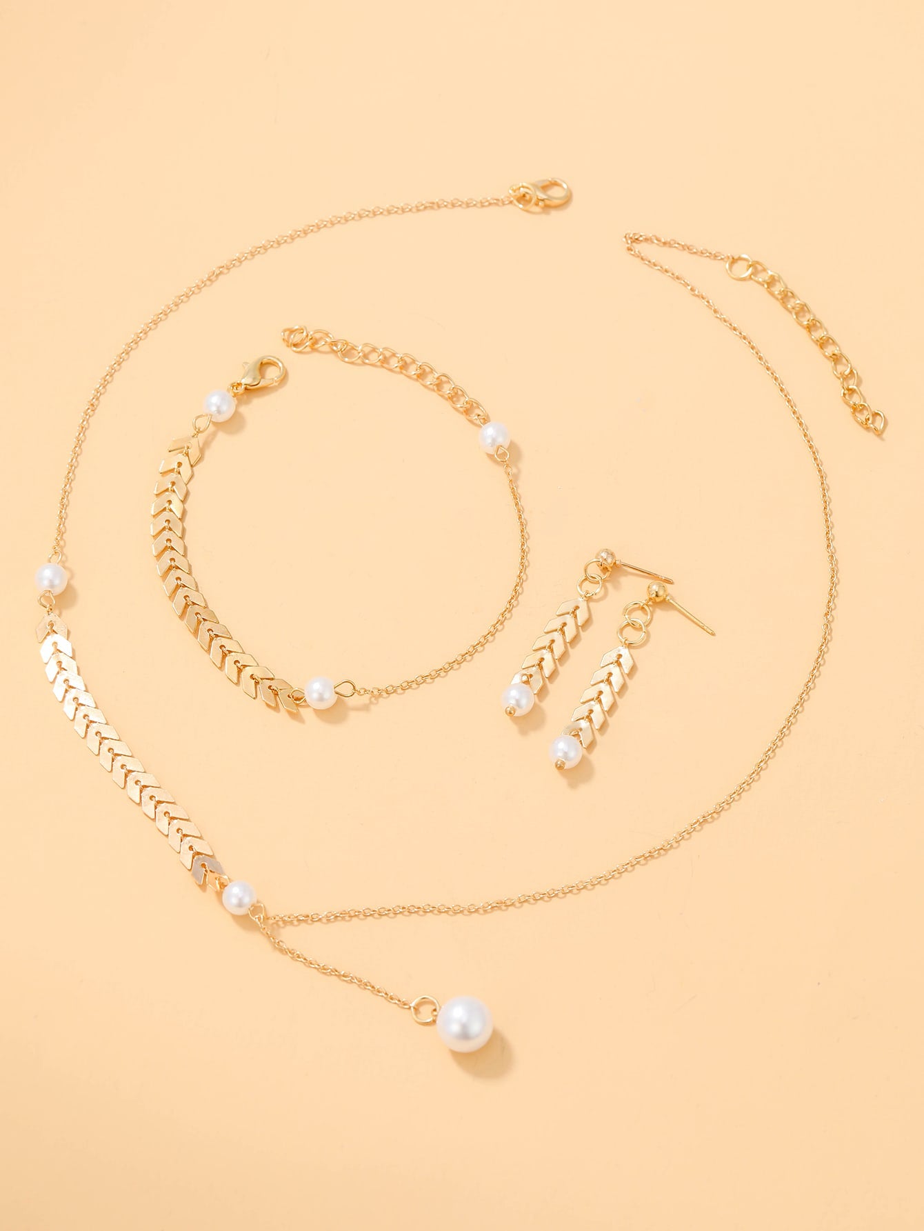 Ensemble de bijoux perles synthétiques, 4 pièces