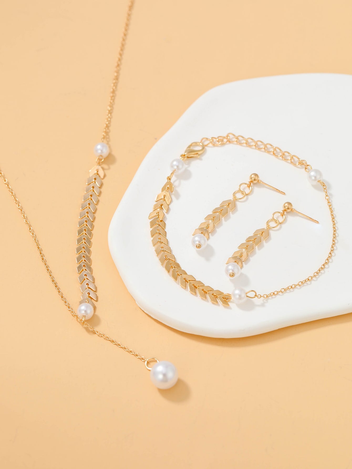 Ensemble de bijoux perles synthétiques, 4 pièces