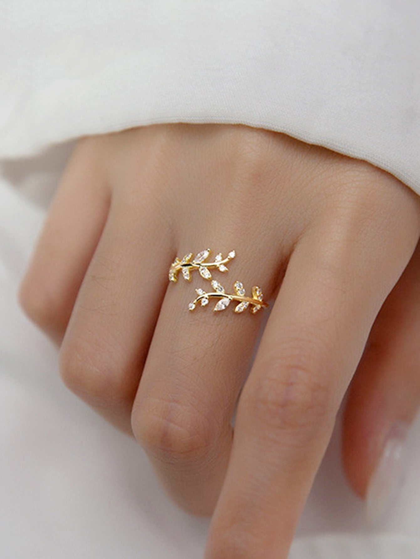 Bague ouverte zircone cubique motif feuille