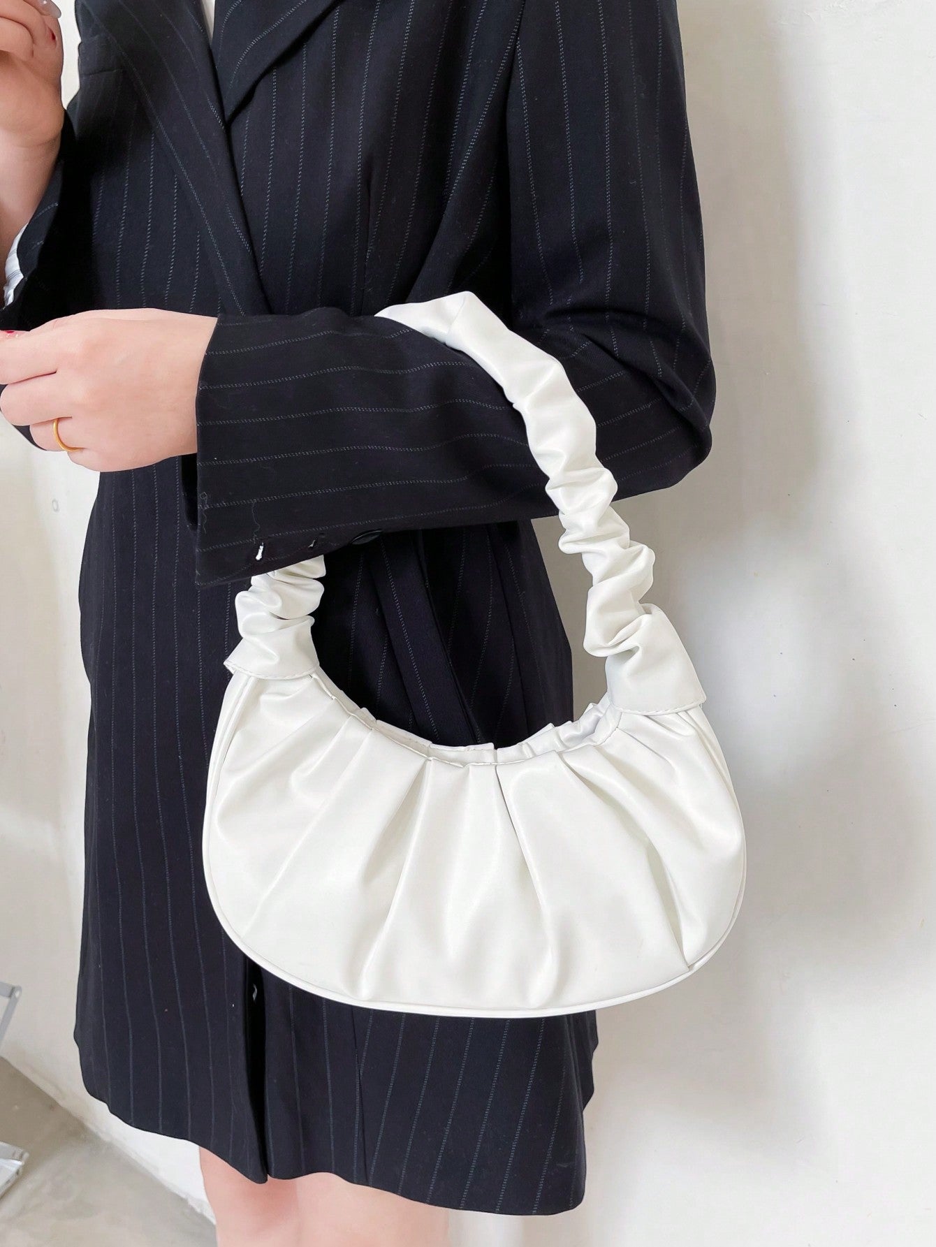 Sac à épaule femme uni avec détail nuage
