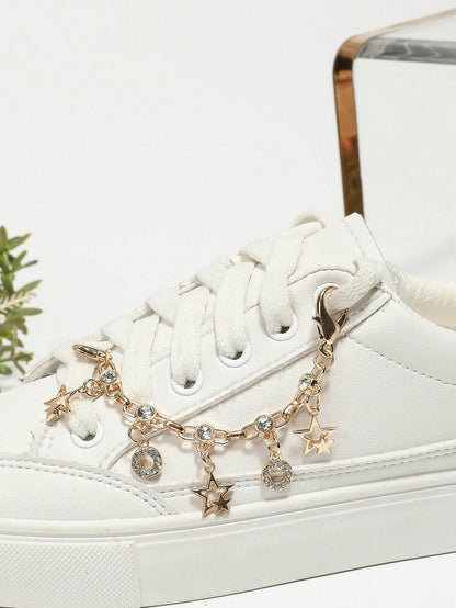Chaussures avec chaîne de lacet détachable