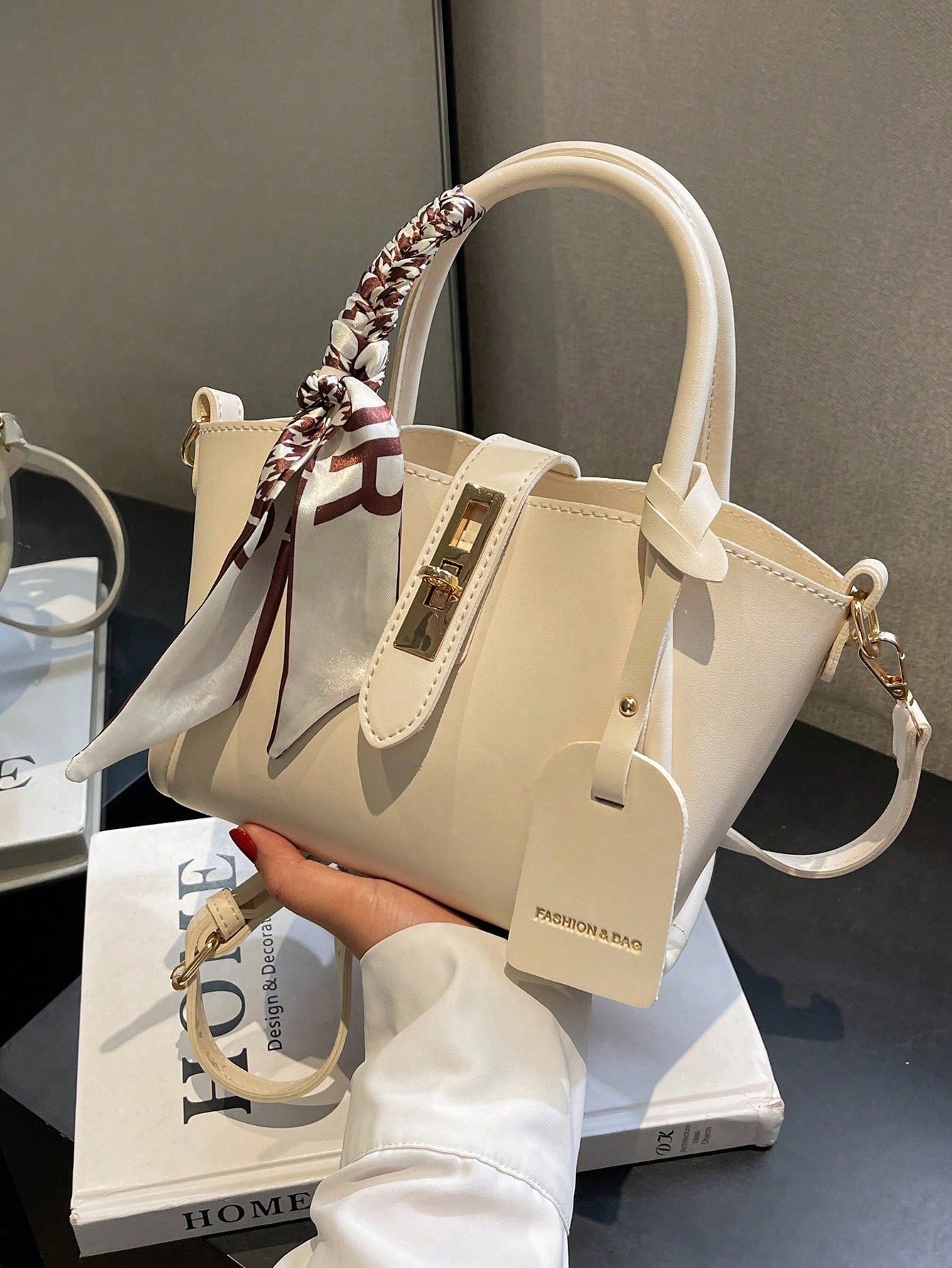 Sac fourre-tout PU avec foulard en soie - Sac à main pour femmes