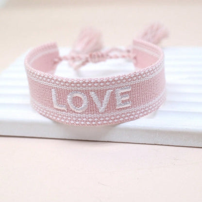 Bracelet tressé franges lettre d'amour brodée