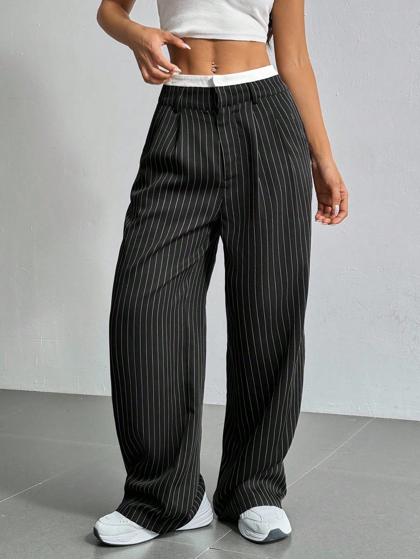 Pantalon costume femme taille haute rayures larges