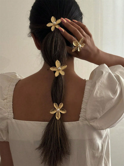 Chouchou Femme avec Fleur Métallique et Perle - Accessoire Cheveux Plage