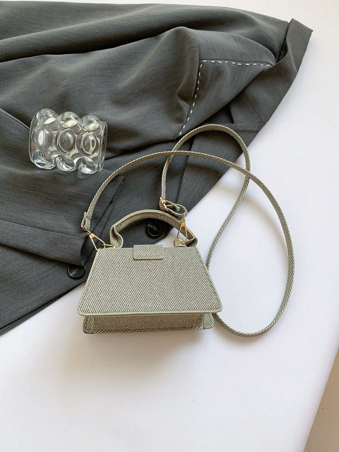 Pochette femme carrée mini unie polyvalente