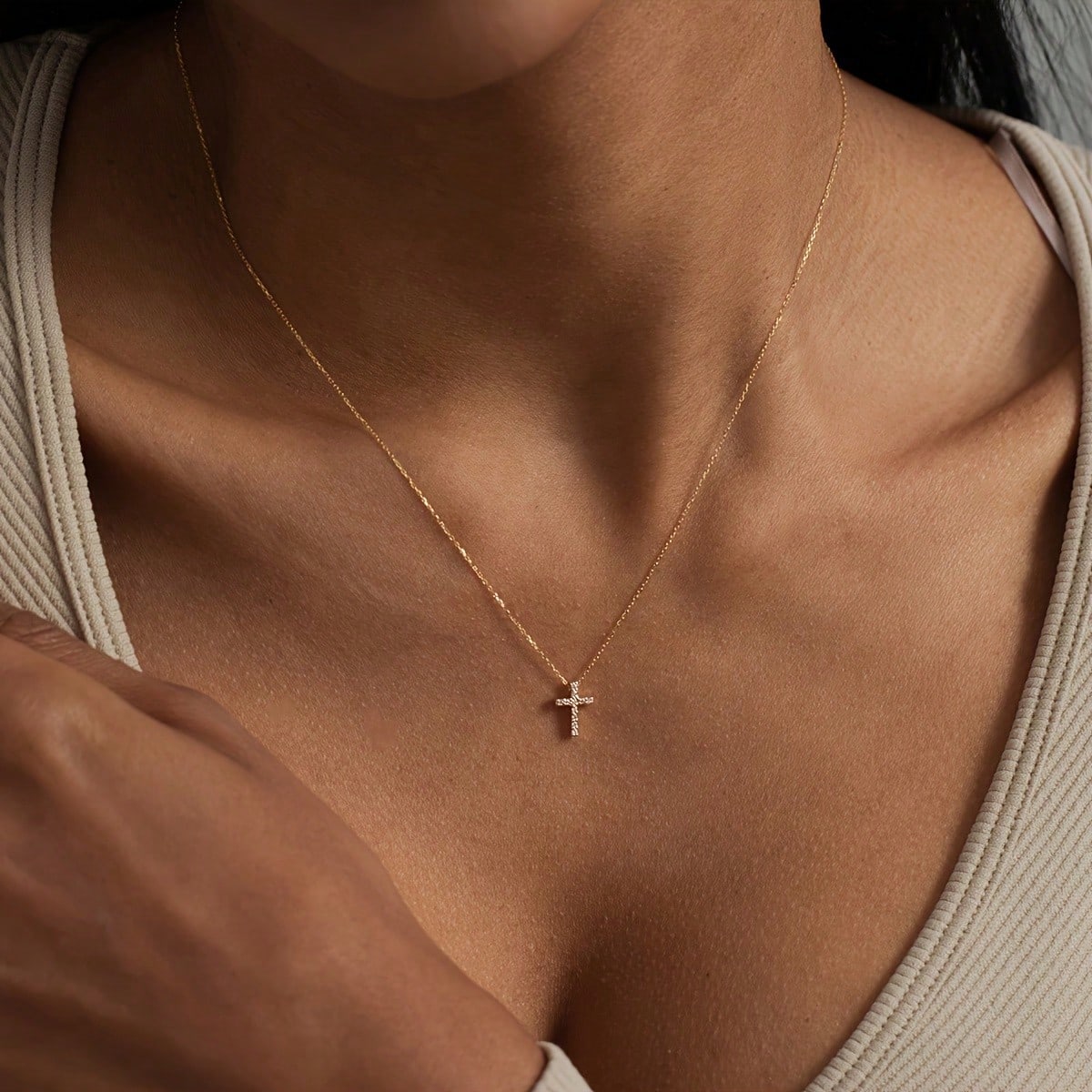 Collier croix cristal or
