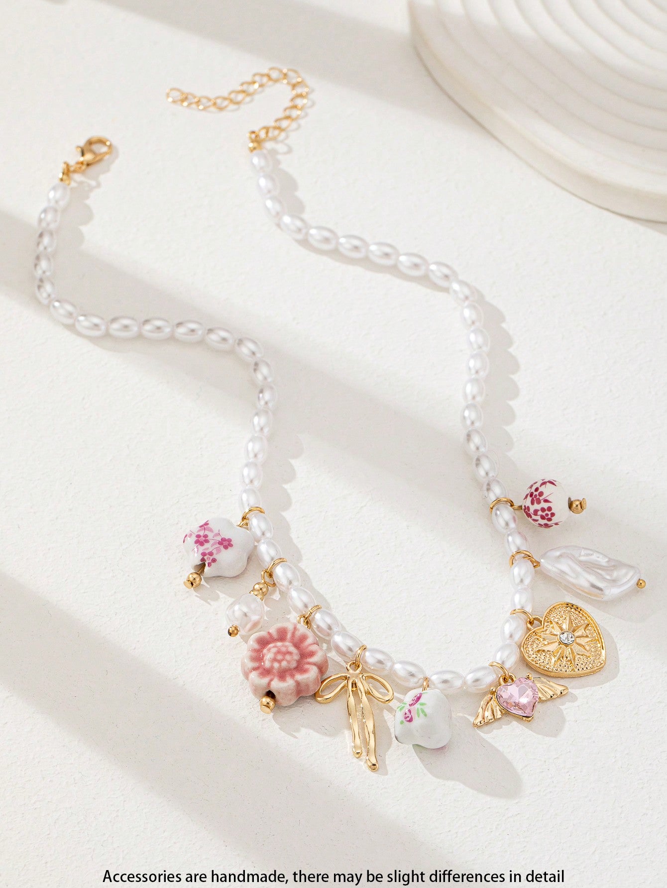Tasse à thé en céramique fleurie avec collier pendentif cœur