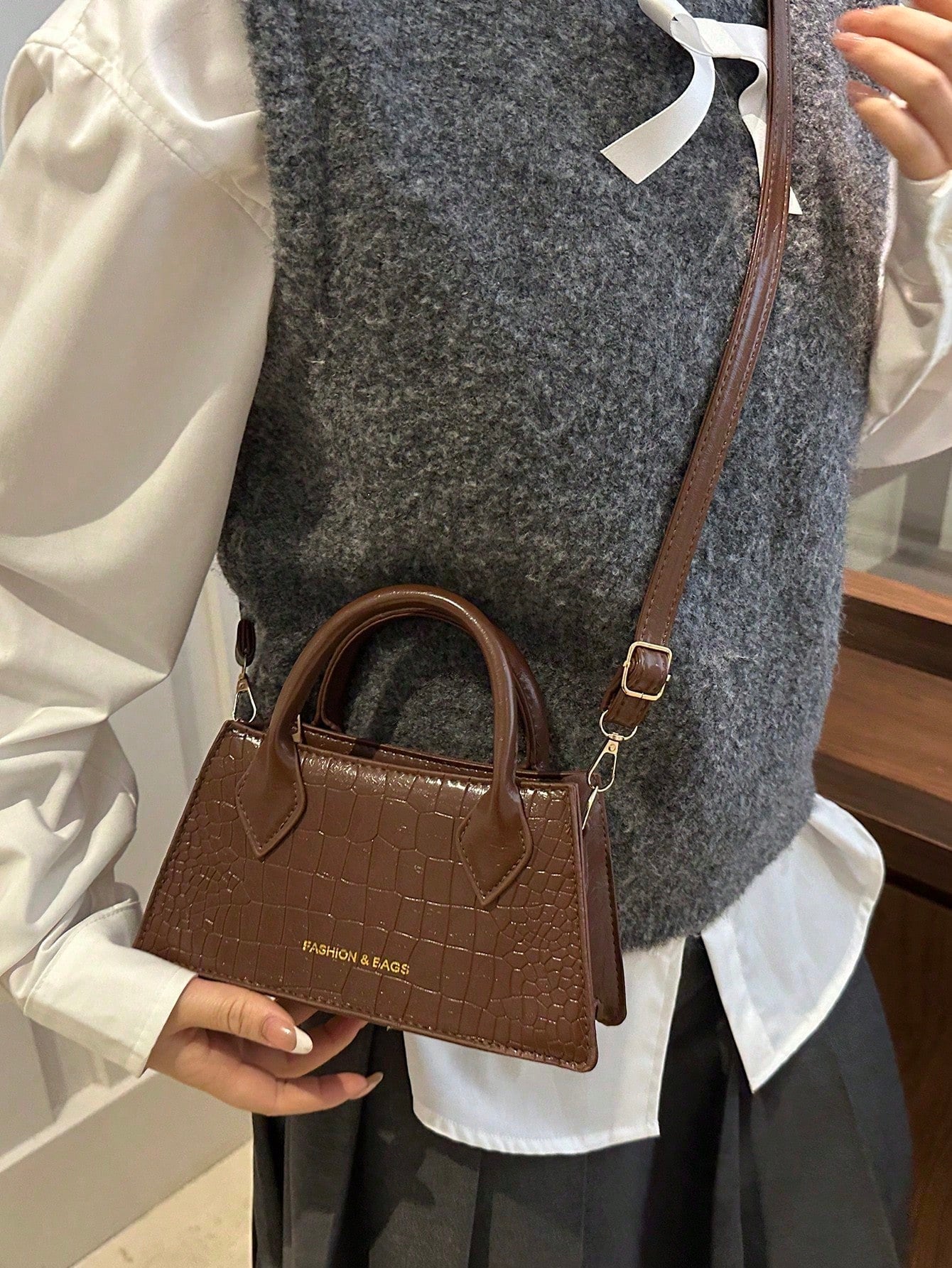 Sac bandoulière carré minimaliste pour femme