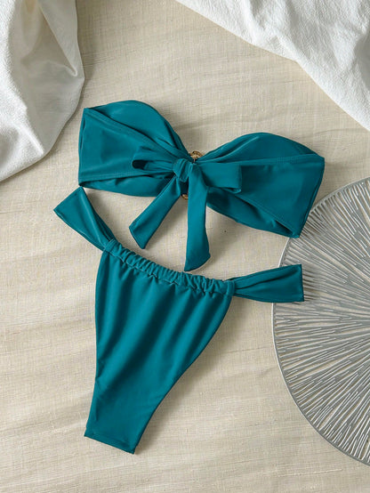 Bikini bandeau unicolore avec décoration métallique