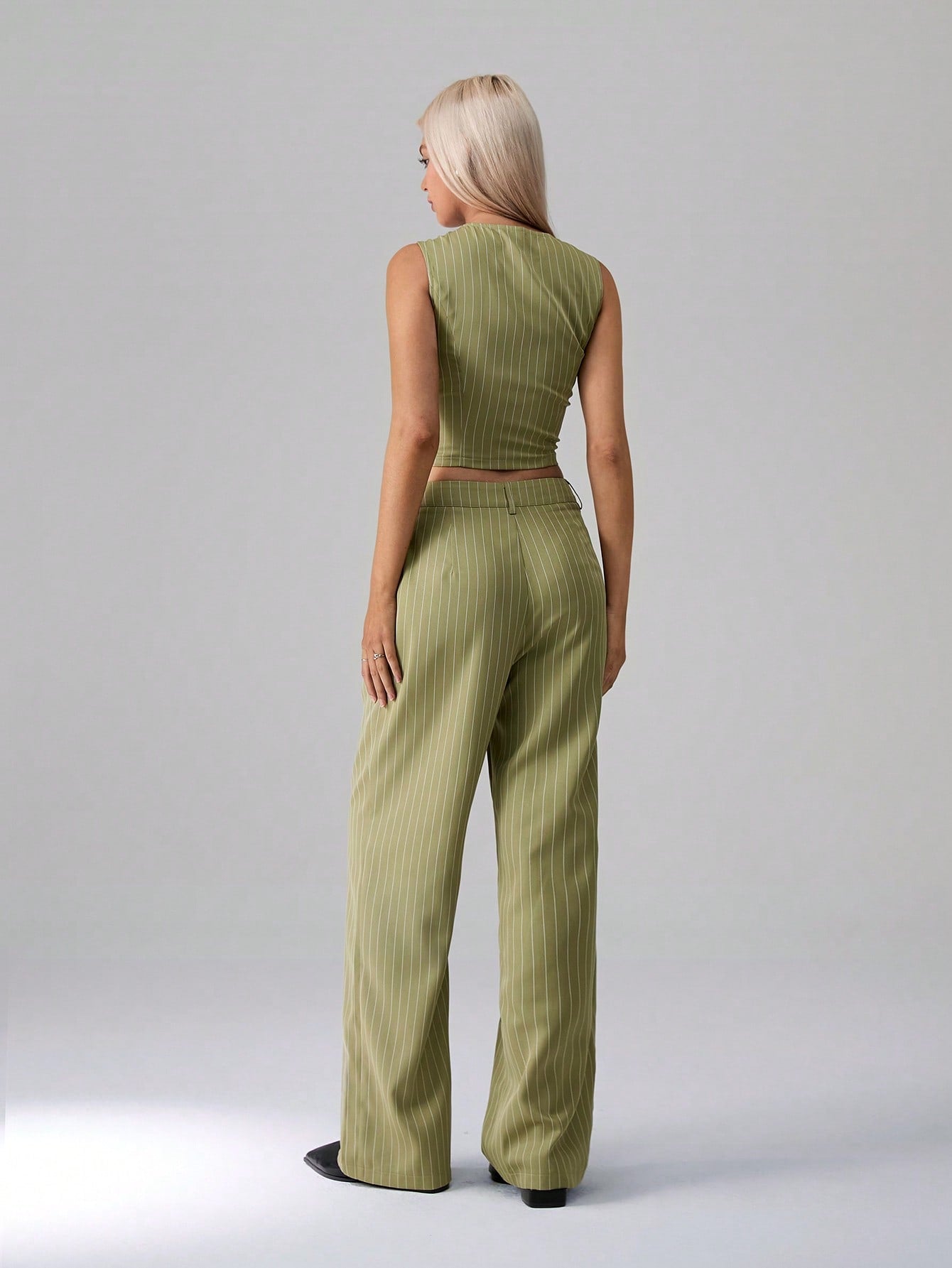 Ensemble costume gilet pantalon rayé ajusté