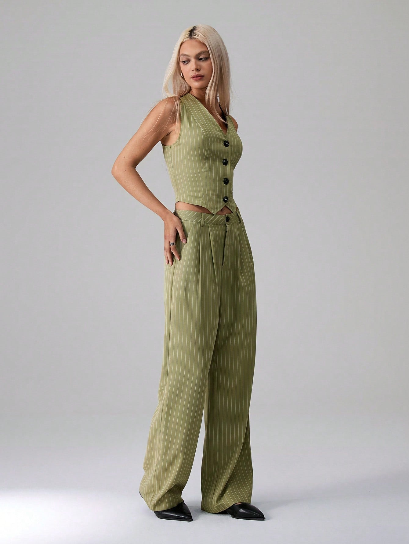 Ensemble costume gilet pantalon rayé ajusté