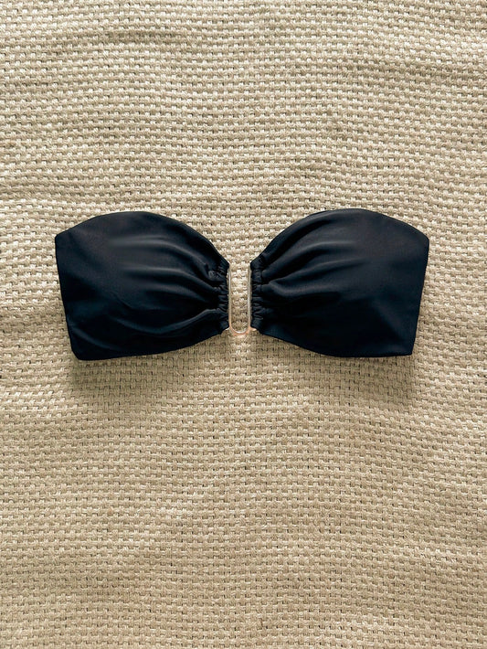 Top de bikini bandeau unie avec décoration métal