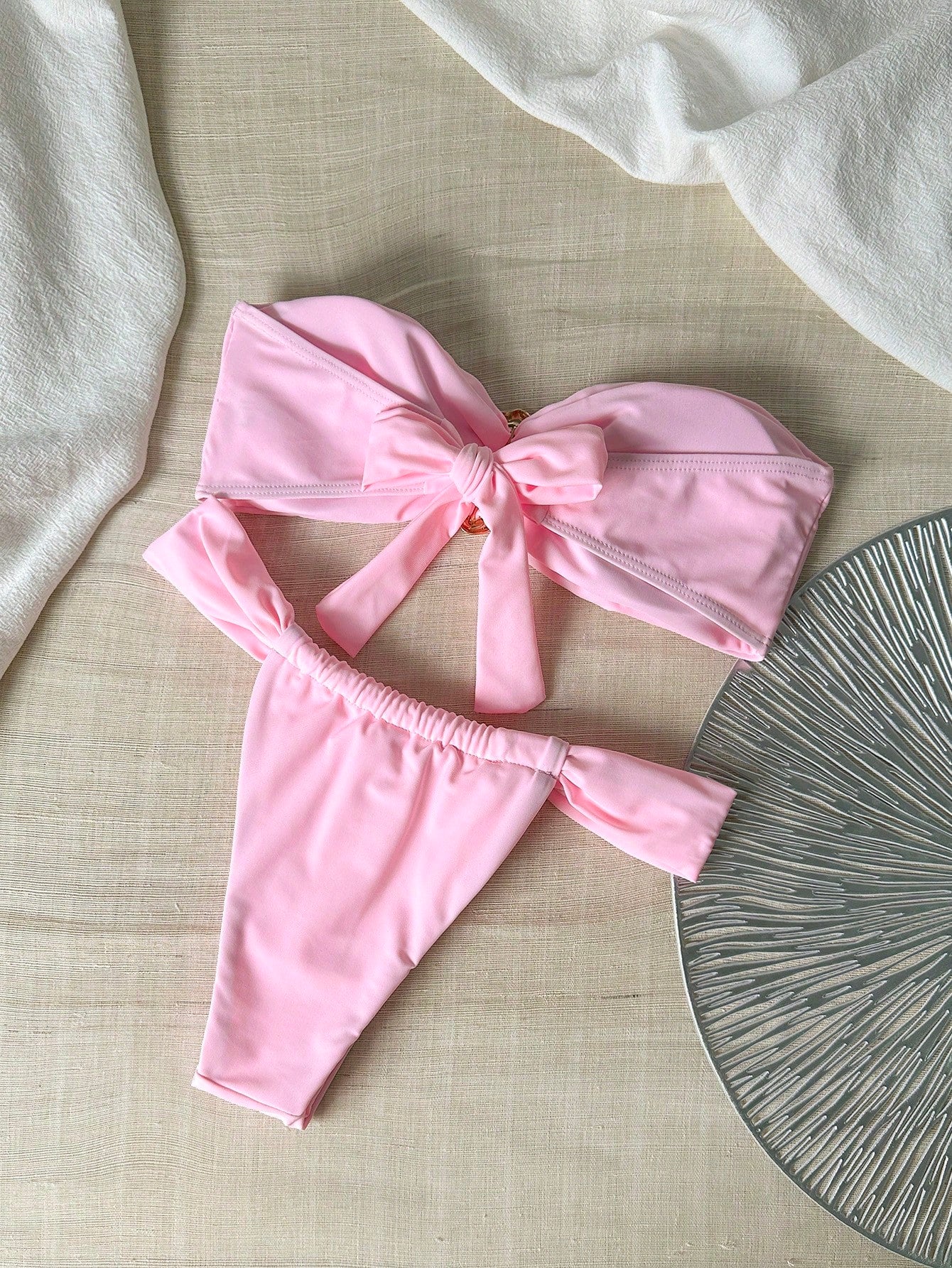Bikini bandeau uni avec décoration métallique pour femmes