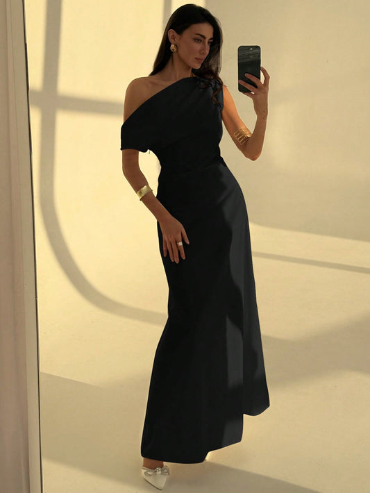 Robe longue asymétrique beige - Élégante et minimaliste