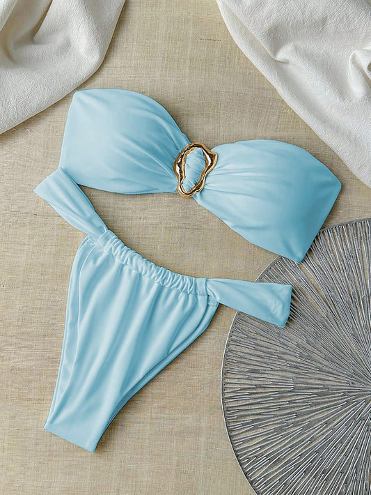 Bikini bandeau et string femme couleur unie avec déco métallique