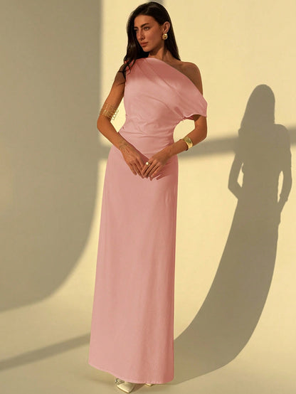 Robe maxi asymétrique unie avec taille froncée