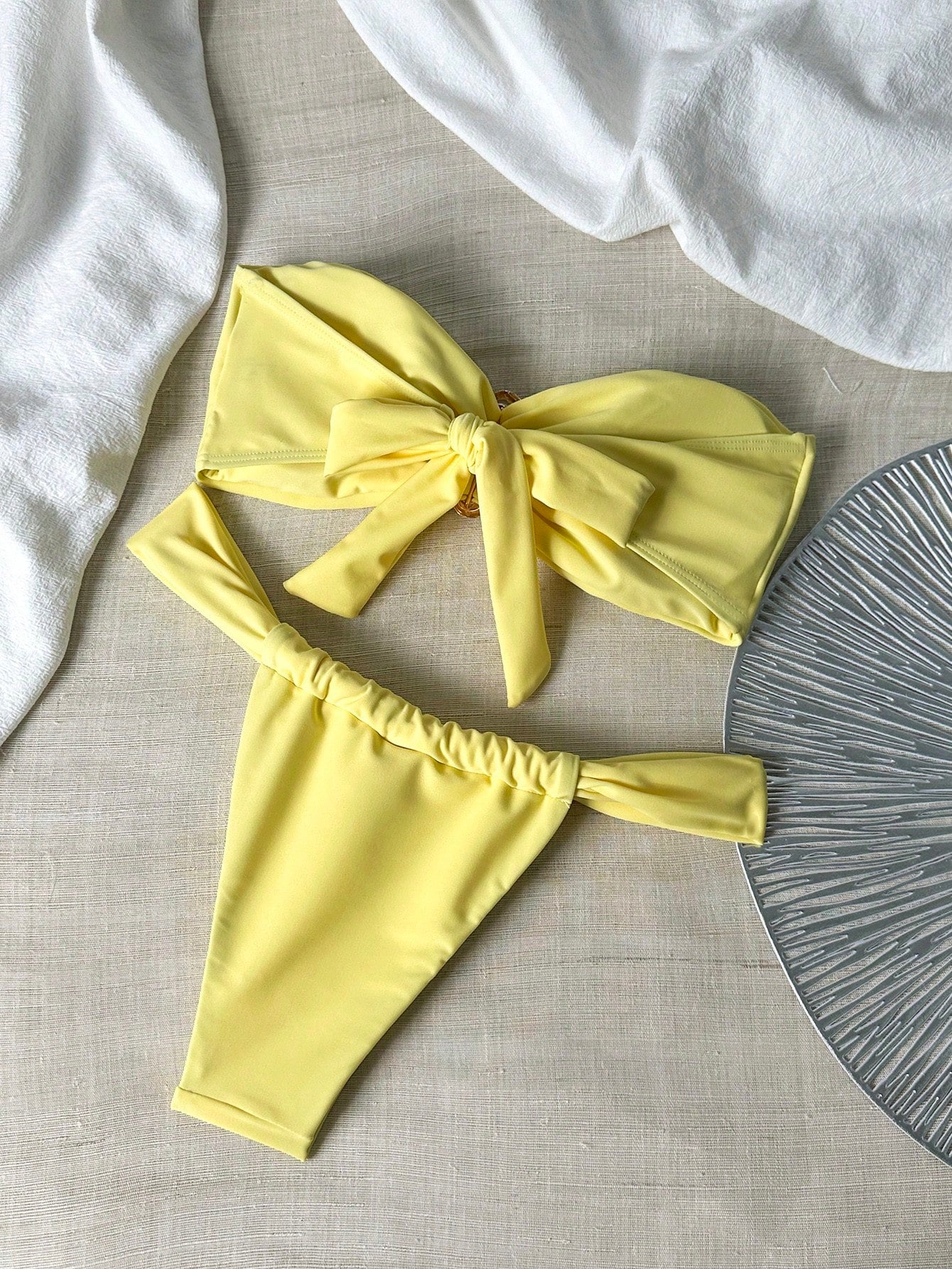 Bikini bandeau string métal uni pour femme
