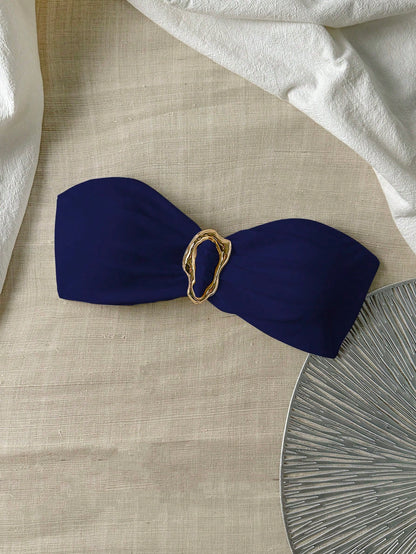Top de bikini bandeau femme unie avec déco métallique