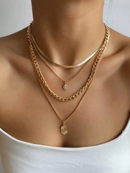 Collier multicouche femme avec pendentif losange strass