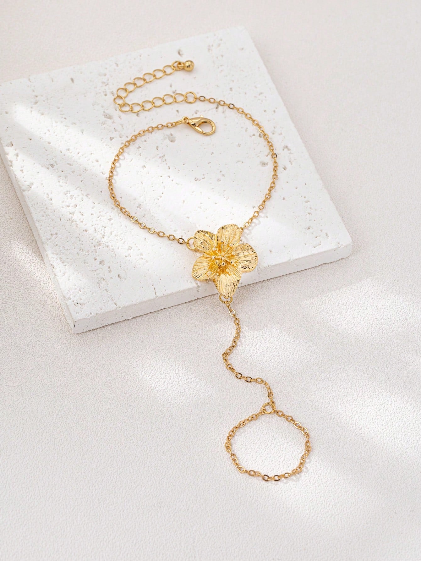 Chaîne de doigt fleur métallique - Bijou élégant