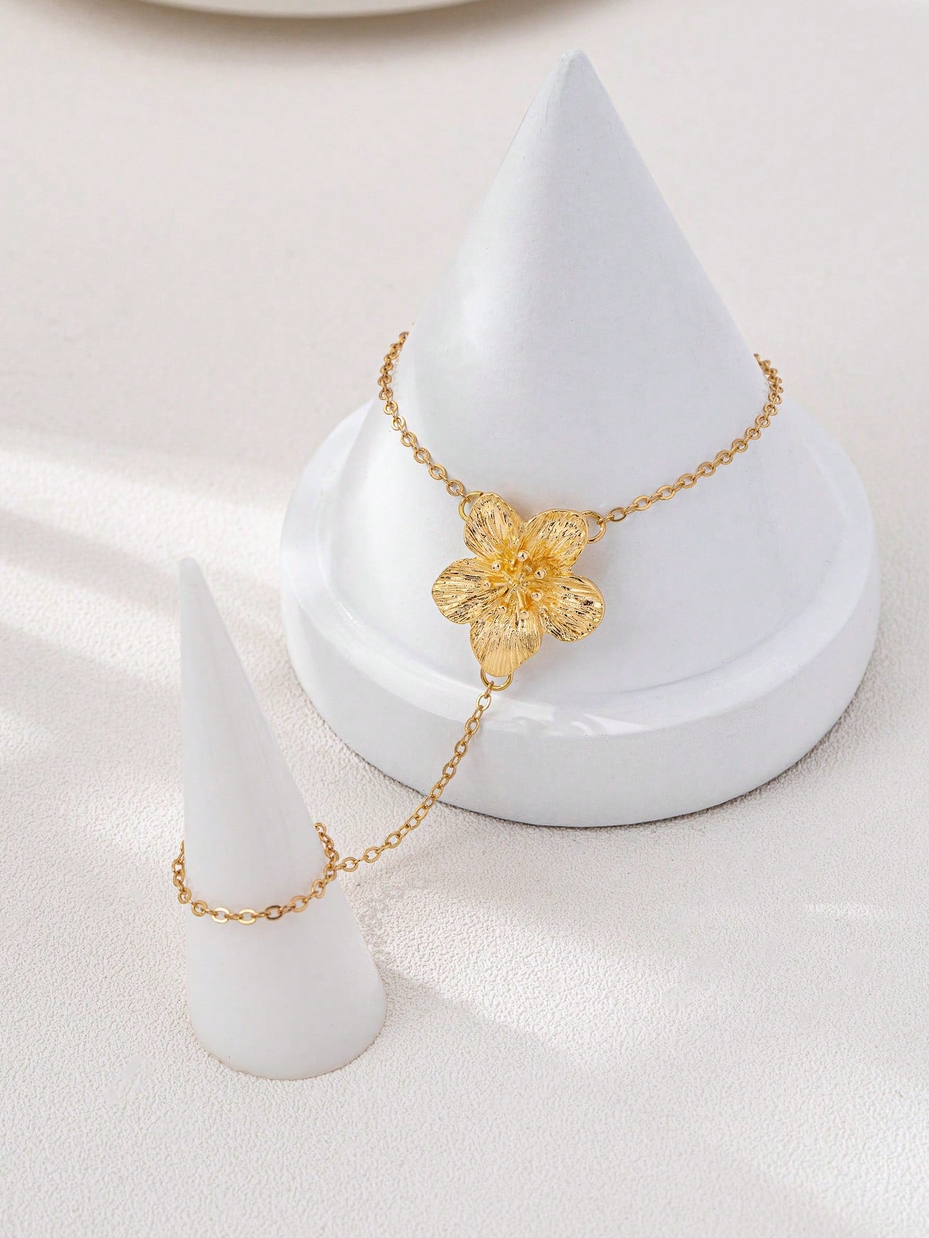 Chaîne de doigt fleur métallique - Bijou élégant