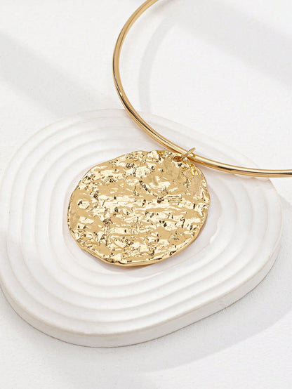 Collier ras-de-cou médaillon ovale doré pour femmes