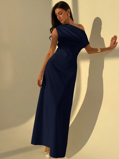 Robe asymétrique beige élégante pour bureau