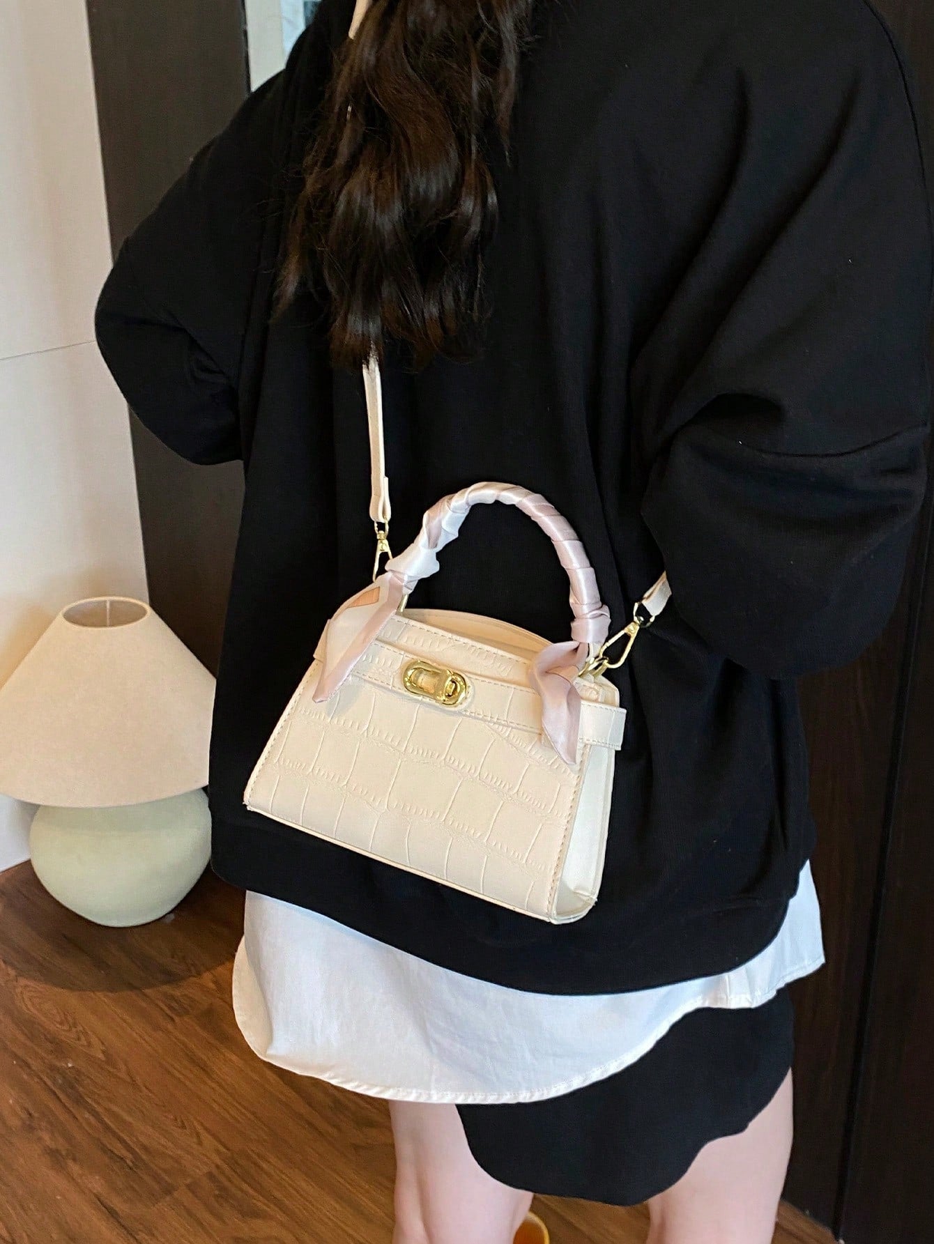 Sac à main femme en PU motif crocodile avec sangle réglable et fermeture magnétique