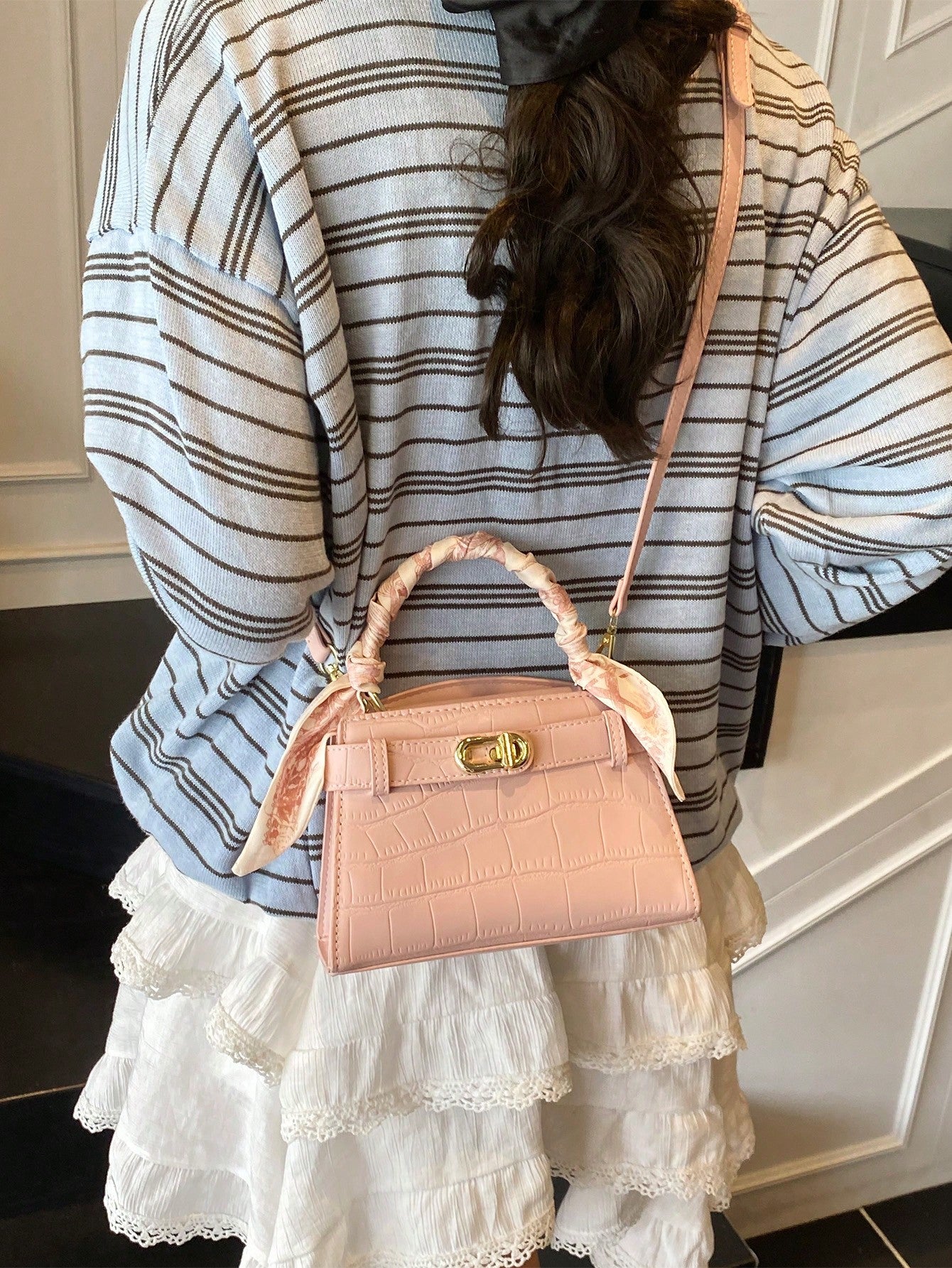 Sac à main femme PU motif crocodile, sangle ajustable, fermeture magnétique