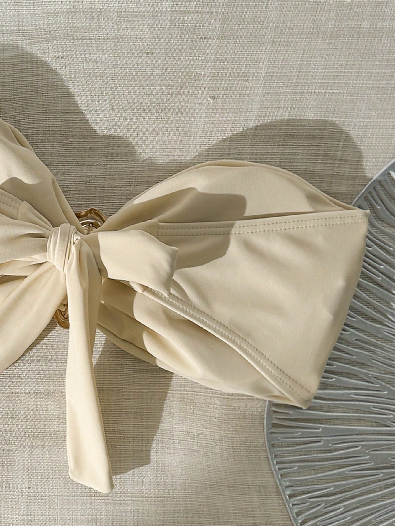 Top de bikini bandeau femme, couleur unie, décoration métallique