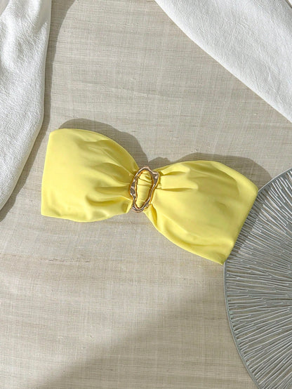 Top de bikini sans bretelles avec décoration métallique
