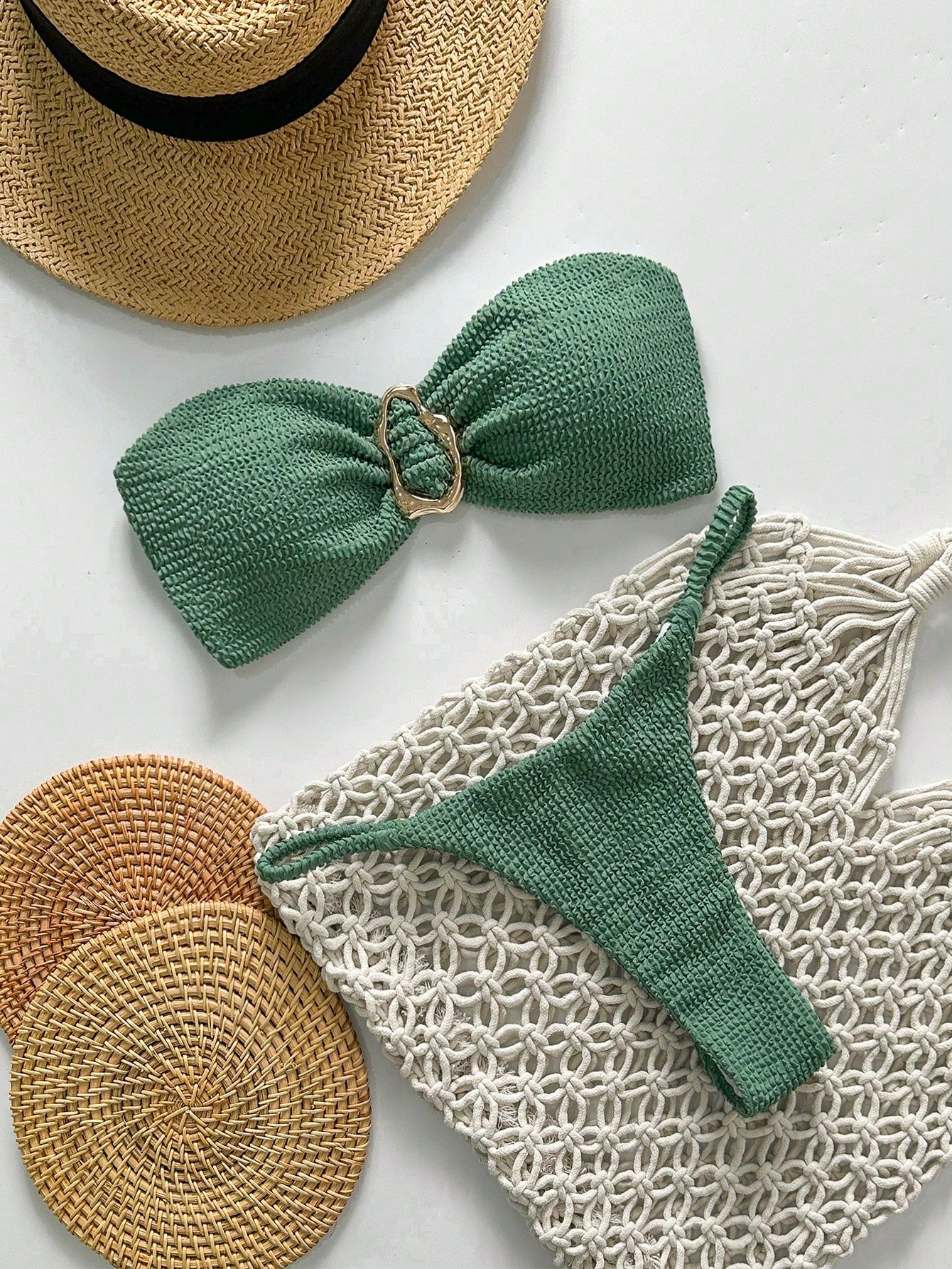 Ensemble bikini sans bretelles jacquard uni avec décor métal